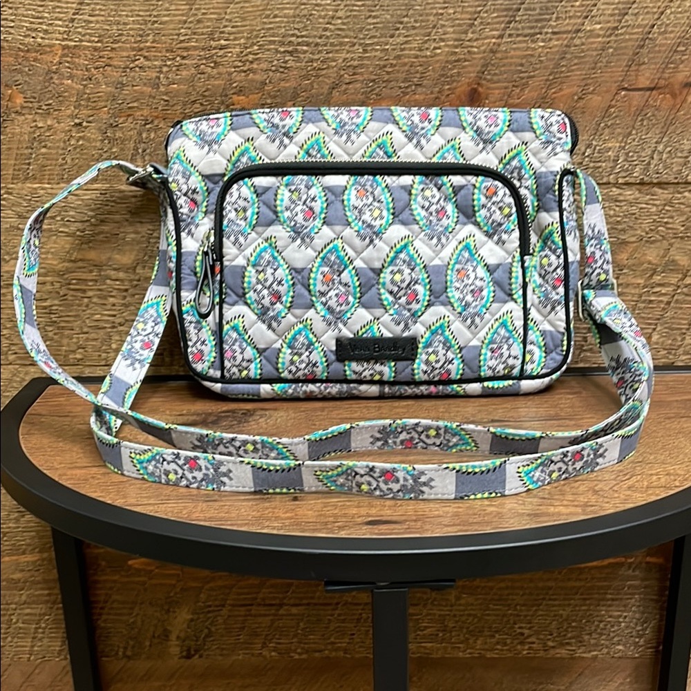 Vera Bradley Women’s Crossbody Bag Purse Adjustable Strap Gray Colorful Pattern